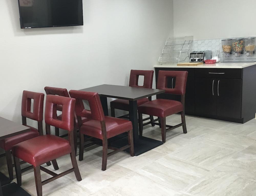 Red Roof Inn Plus+ Birmingham East - Irondale/Airport Ngoại thất bức ảnh