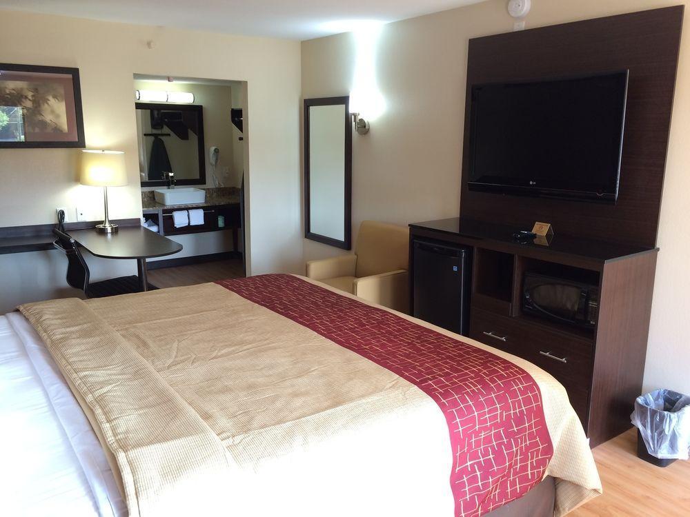 Red Roof Inn Plus+ Birmingham East - Irondale/Airport Ngoại thất bức ảnh
